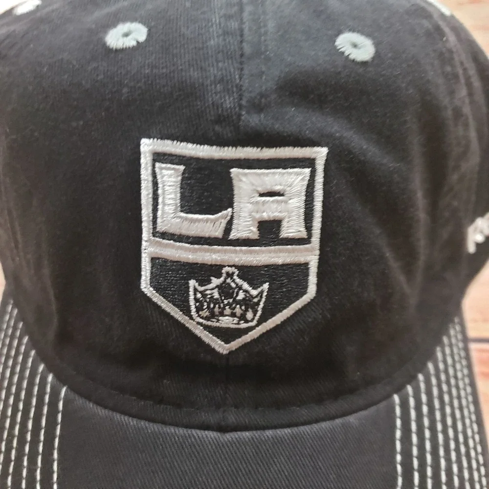 Los Angeles‎ Kings Hat Cap Strap Back Black Gray NHL Hockey Mens Reebok NEW A1
